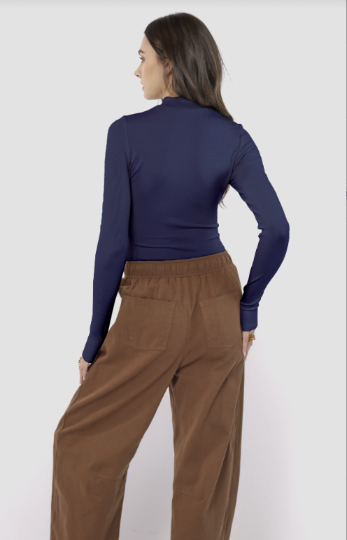 Ronan Mock Neck Top W Thumbholes