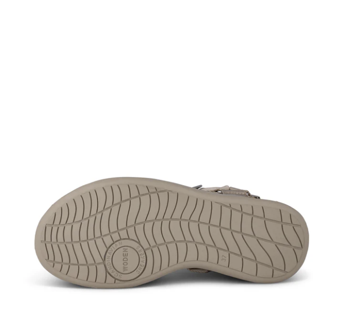 Line Sandal