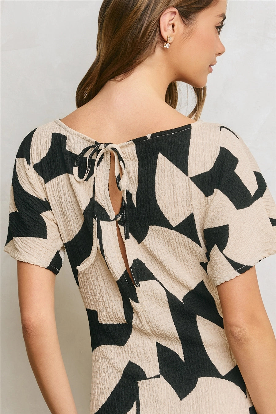 Abstract Short Sleeve Side Ruched Maxi Dress