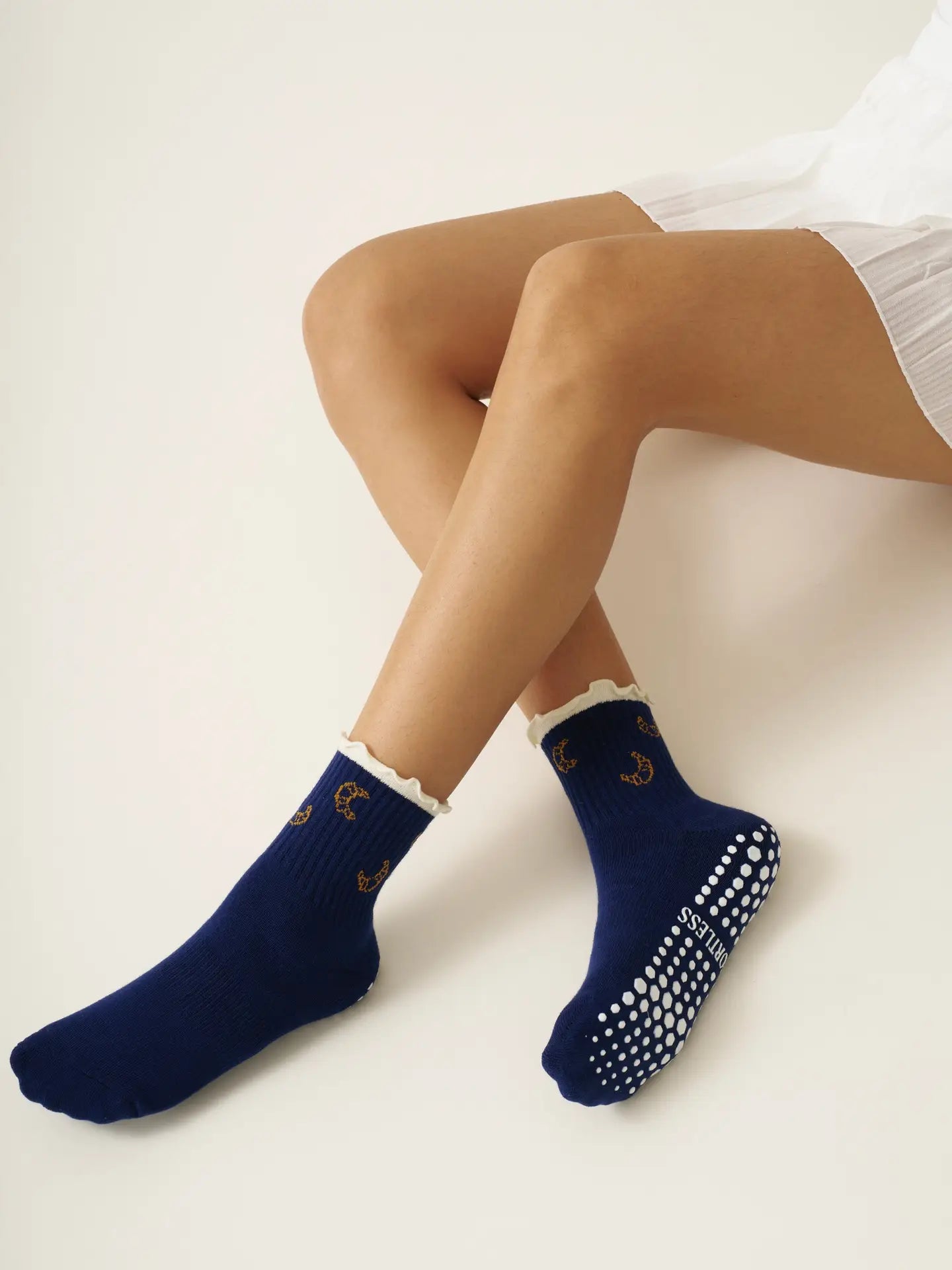 Croissant Ruffle Grip Pilates Socks