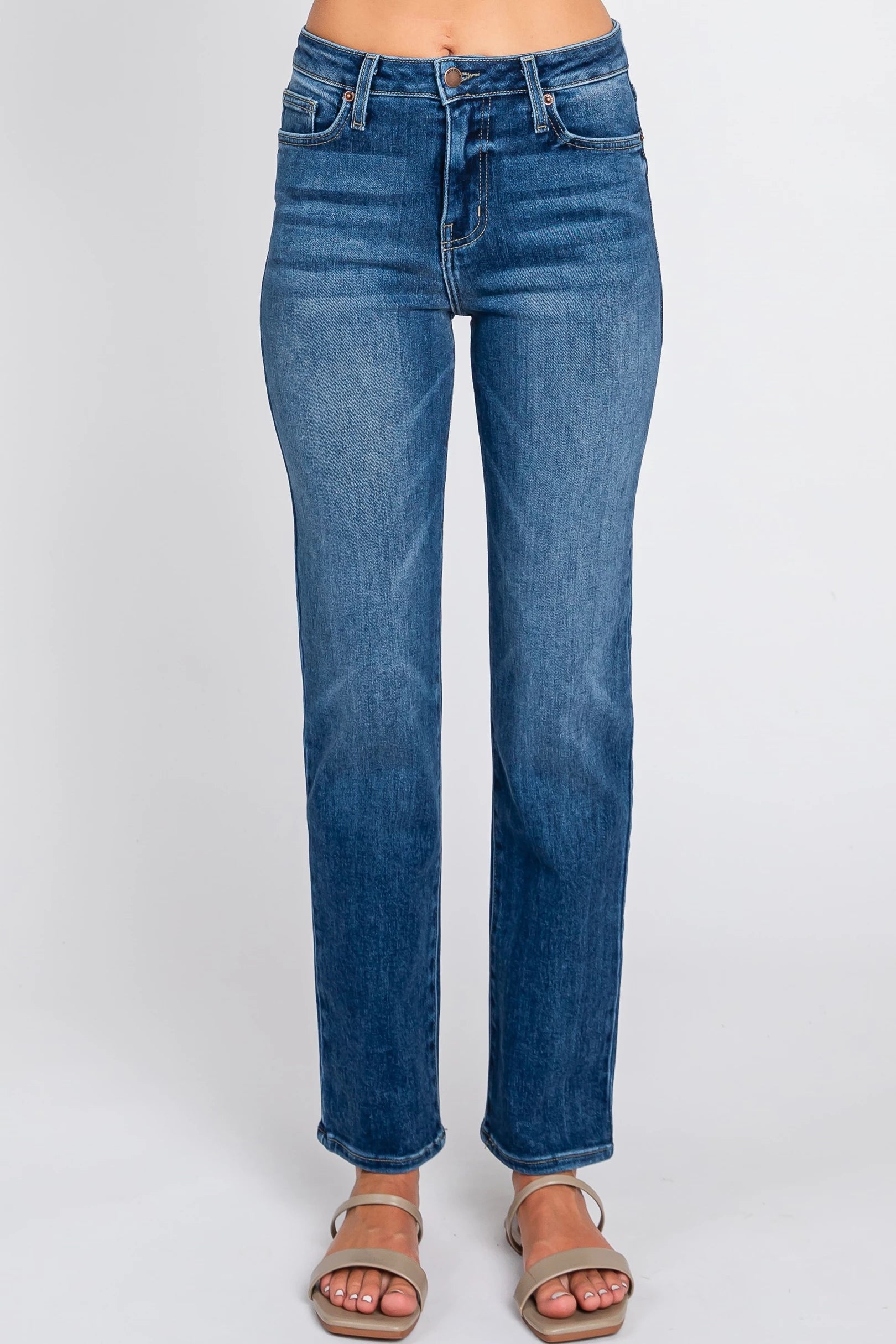Siena Basic Straight Leg Essential Jean
