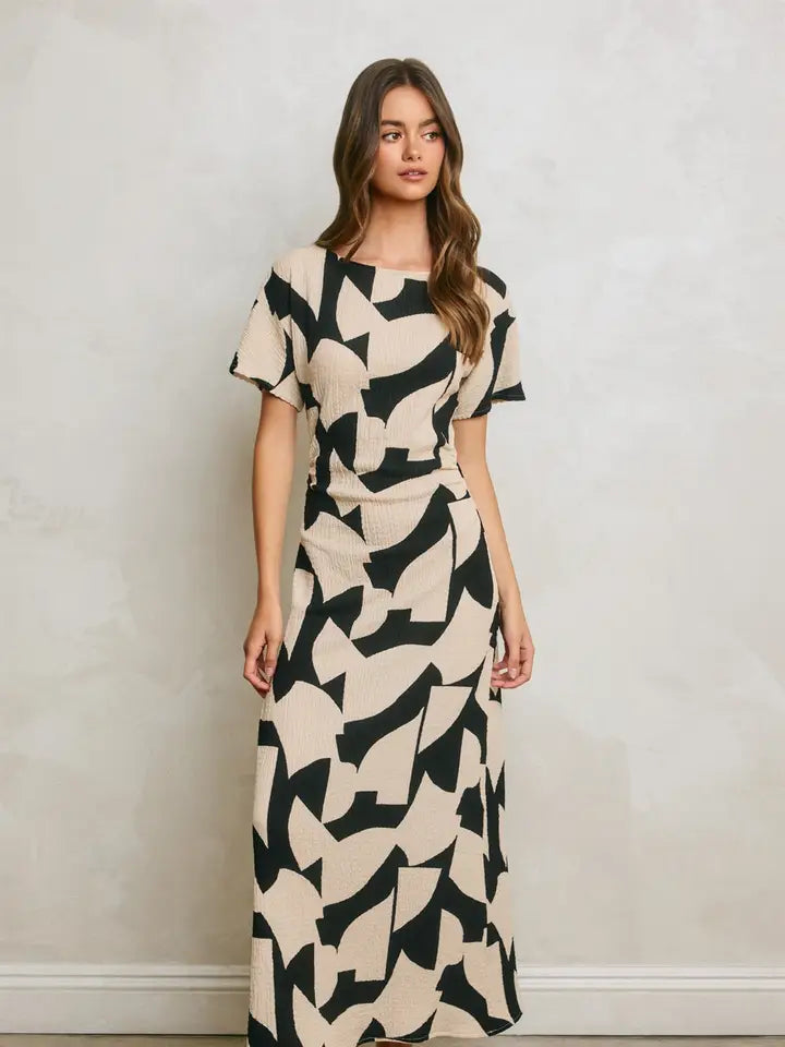 Abstract Short Sleeve Side Ruched Maxi Dress