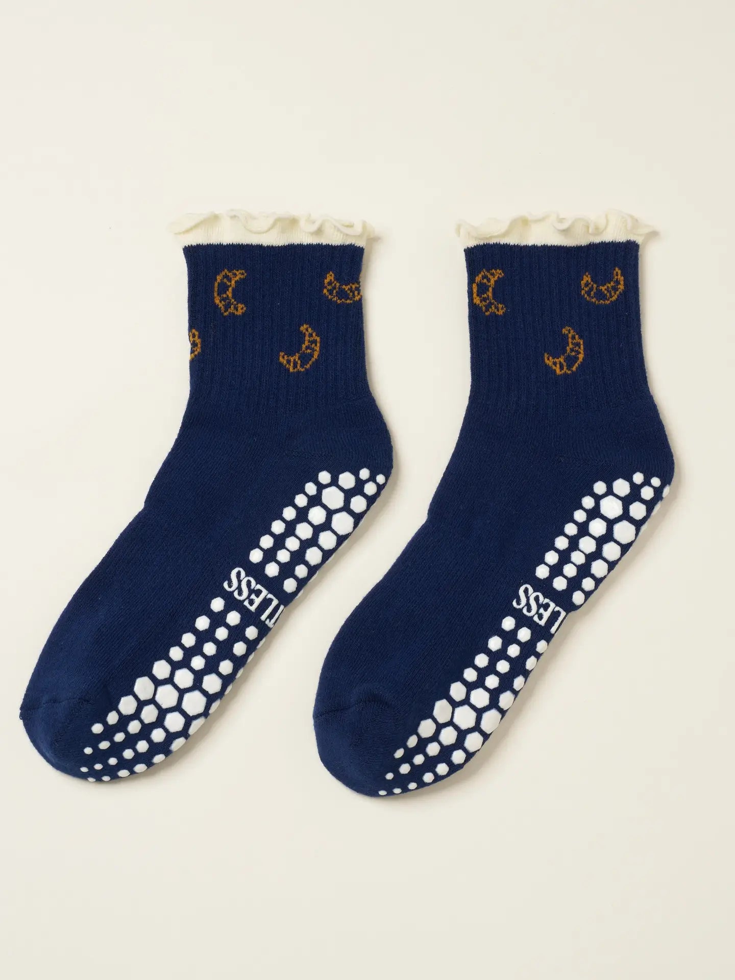 Croissant Ruffle Grip Pilates Socks