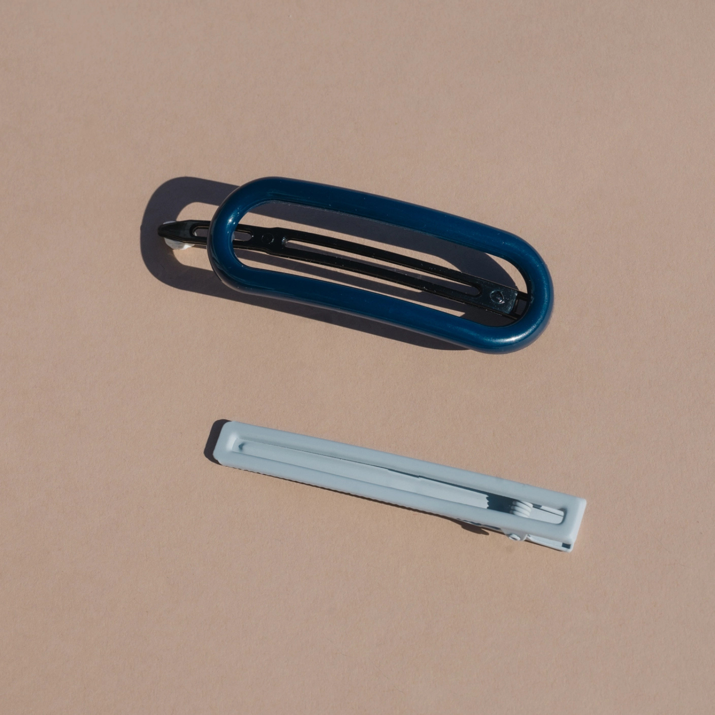 Byron | Alligator Hair Clips | Plastic + Metal | Blue + Gray