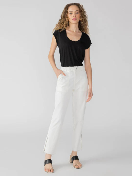 Traveler Twisted Tee