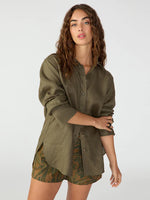 Load image into Gallery viewer, Relaxed Linen Shirt Mossy Green
