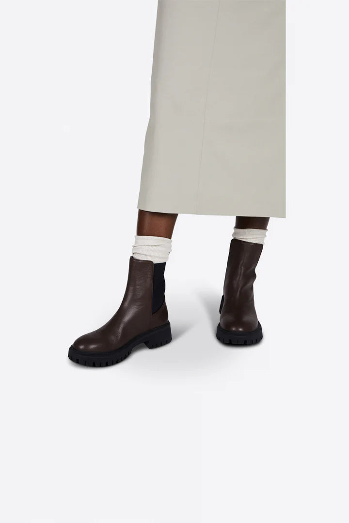 Guided Pull On Lug Sole Boot