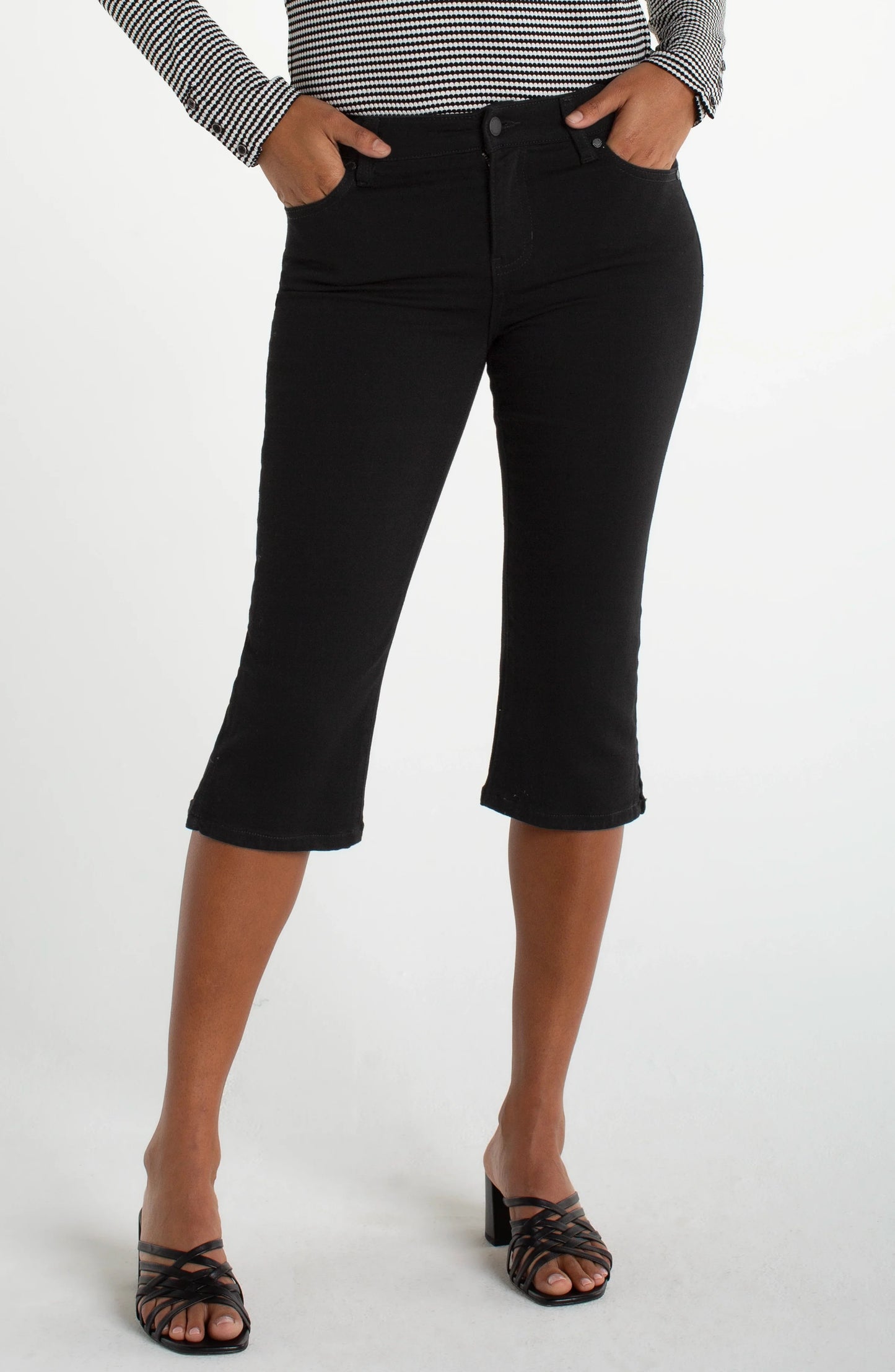 Capri With Slit Pants
