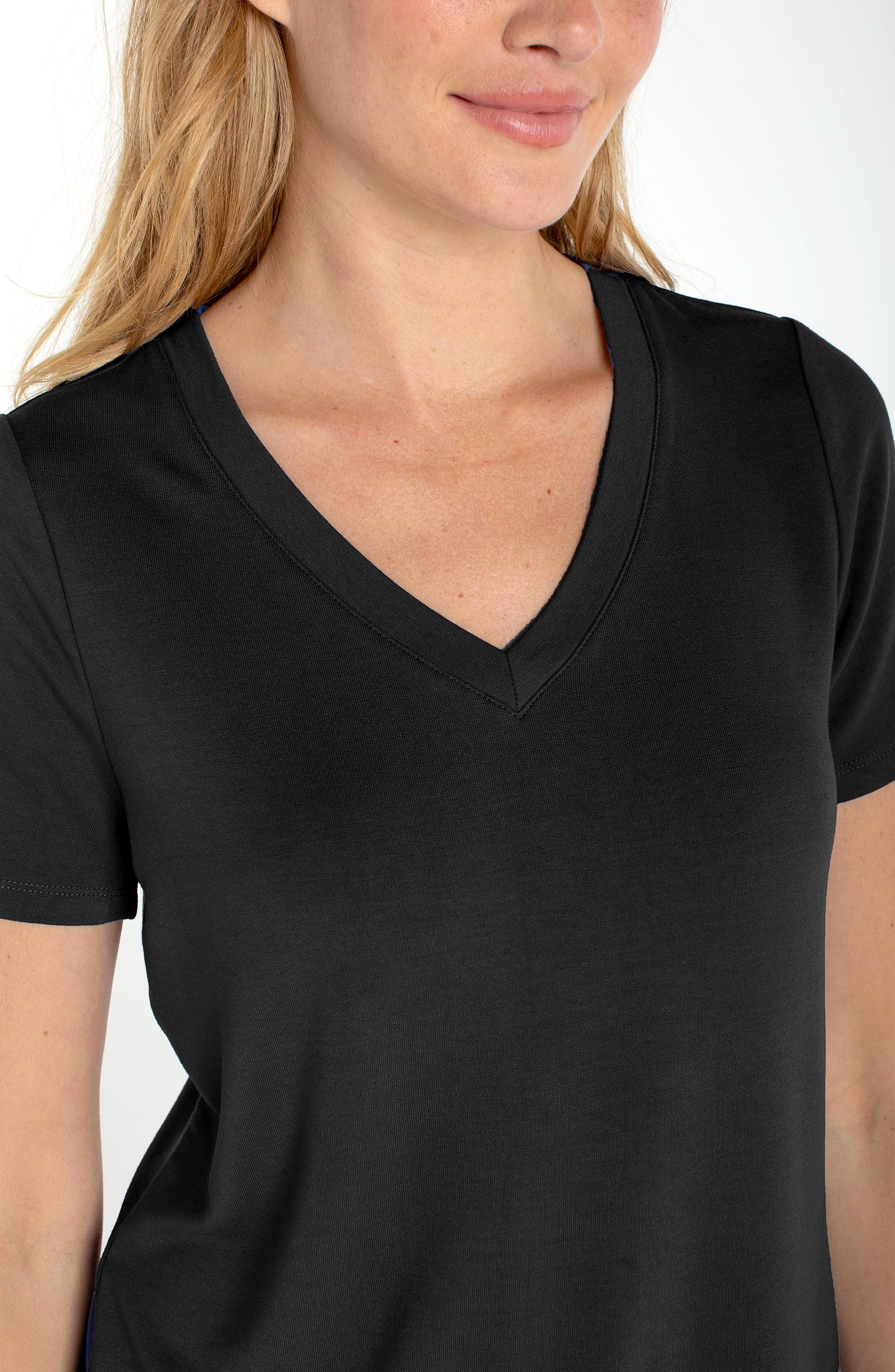 Short Sleeve V-neck Knit Tee
