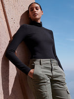Load image into Gallery viewer, Essential Turtleneck Top Black
