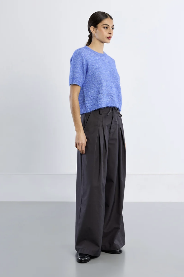 Short-sleeved knitted sweater, plain