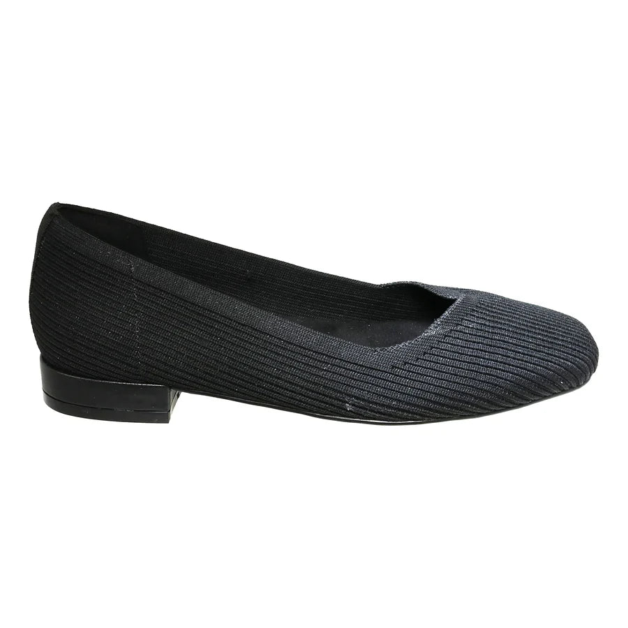 Union Stretch Fabric Square Toe Pump