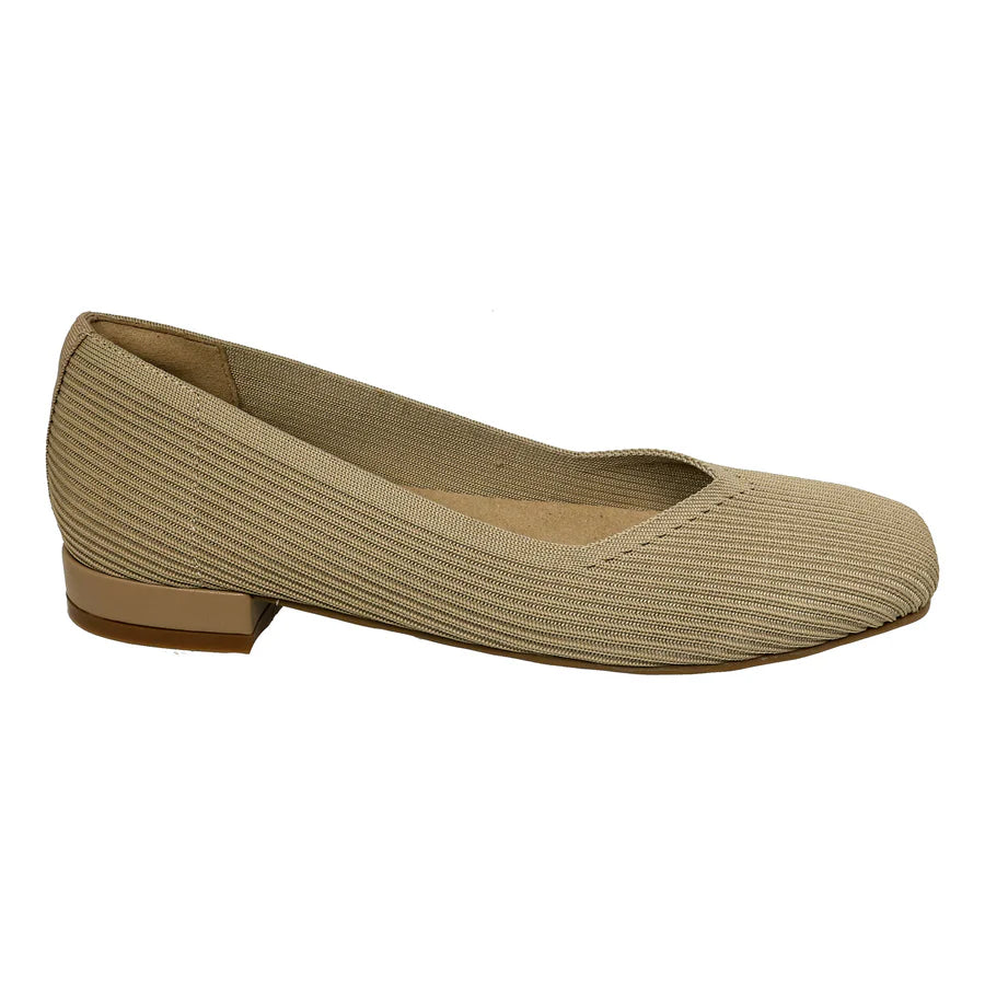 Union Stretch Fabric Square Toe Pump