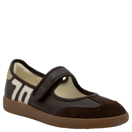 Aya Sneakerina