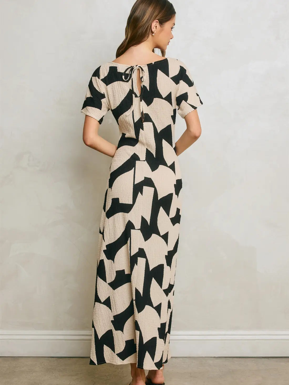 Abstract Short Sleeve Side Ruched Maxi Dress