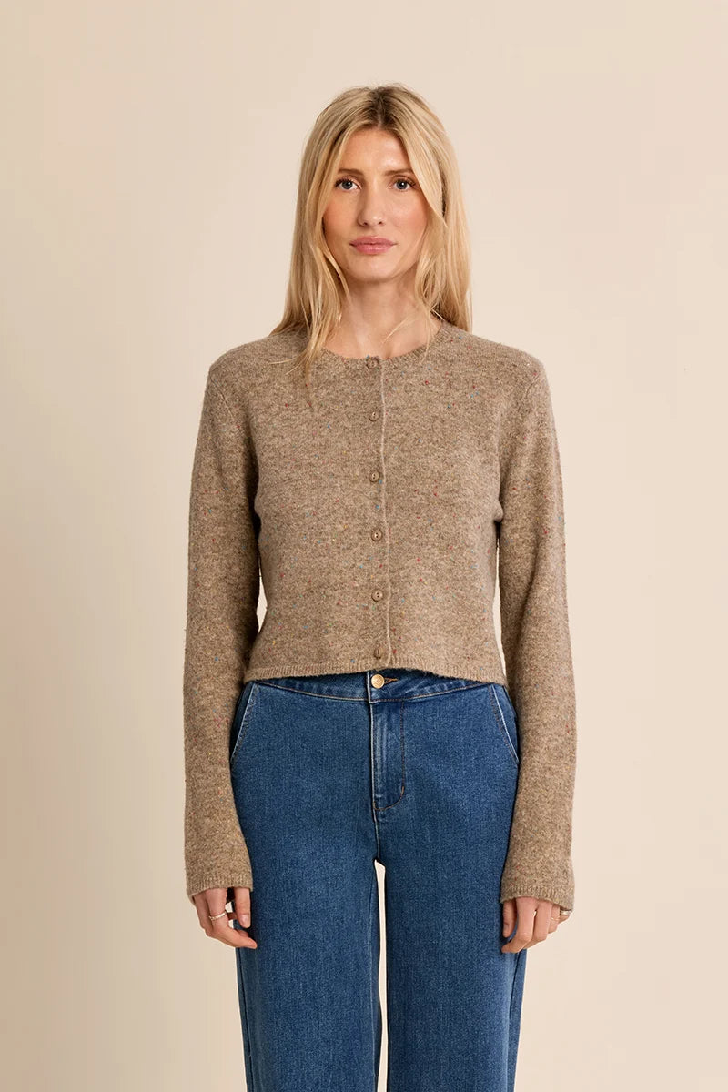 Short fitted cardigan (EF1678EN)