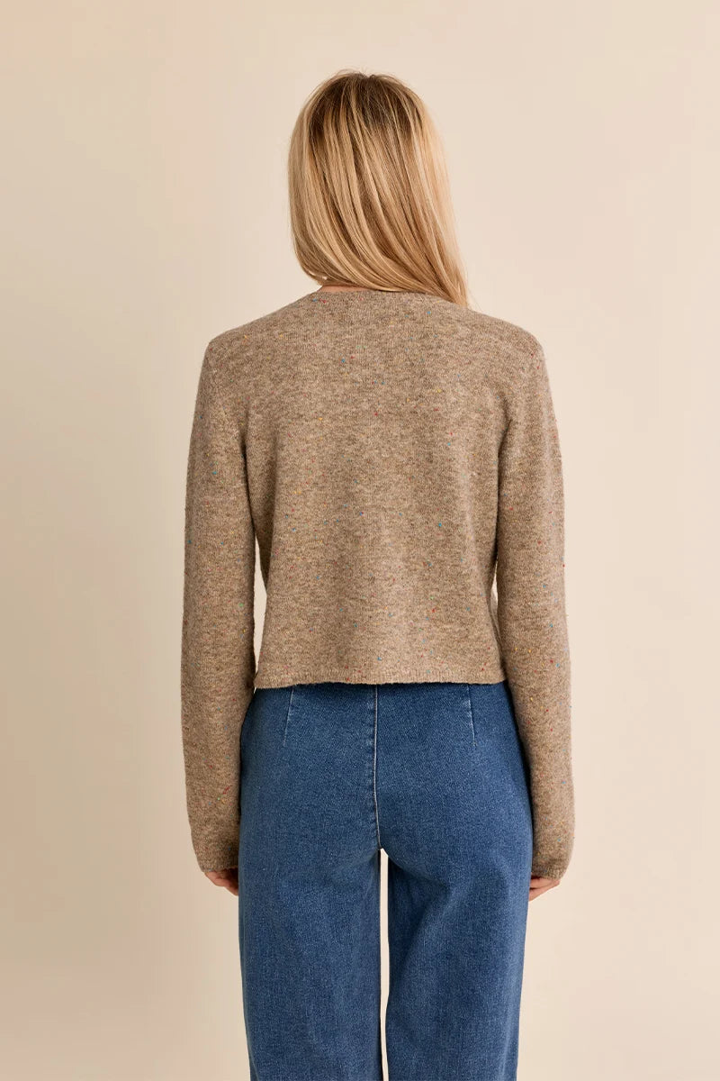 Short fitted cardigan (EF1678EN)