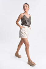 Load image into Gallery viewer, Premium Linen Shorts Biege
