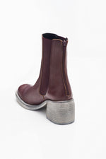 Load image into Gallery viewer, Essential Chelsea Boot
