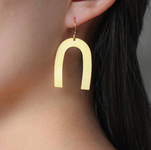 Demi Wishbone Gold Earrings